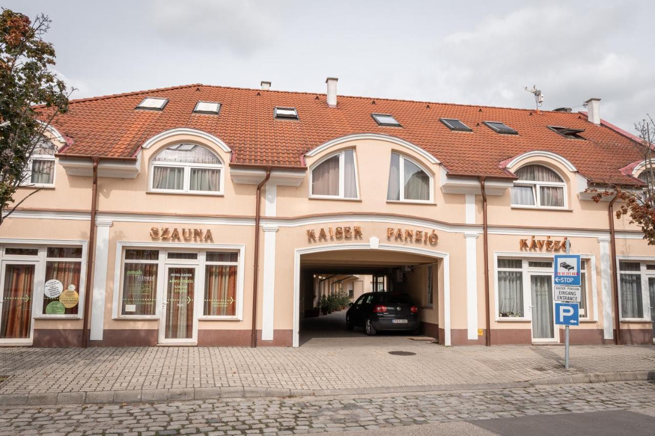 Kaiser Panzio Baja Ngoại thất bức ảnh
